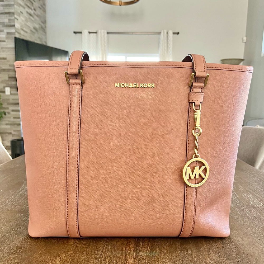 Michael Kors Jet Set Leather Tote in Powder Blush